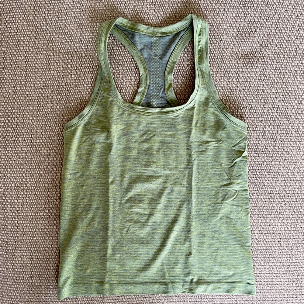 Lululemon Swiftly Tech Racerback 2.0- Size 4